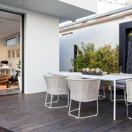 BEVERLY HILLS BACHELOR PAD