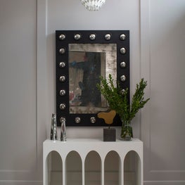 Urban Elegance - Foyer