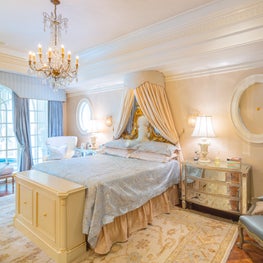 Architecturally Exquisite Classic Design