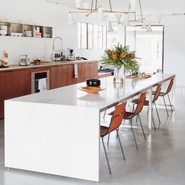 The Apartment By The Line