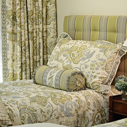 Wine Country Retreat guest bedroom