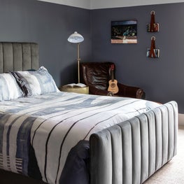 Portfolio: Striking bedroom with grey accent walls