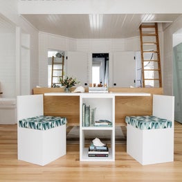 Seaside Cottage - Beach House - Living Room