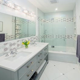 Brooklyn Clock Tower Residence - Kids Bathroom 