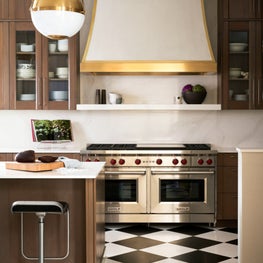 Portfolio: Warm and glamorous kitchen renovation