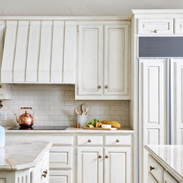 Traditional Kitchen in White