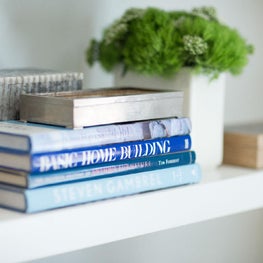 Garden Street/Modern Living Room/Vignette/Accents