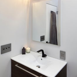 Wrigleyville Master Vanity Detail