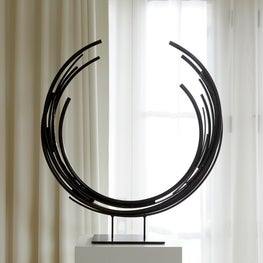 A Study in Simplicity and Letting the Art Speak