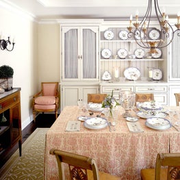 Transitional Courtyard Home