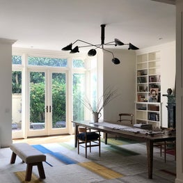 Dining room with mid-century pendant