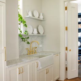 Farmhouse Apron Sink in NYC Apartment