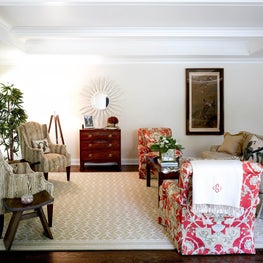 Transitional Courtyard Home