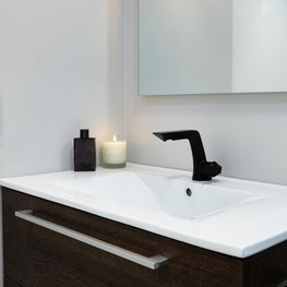 Wrigleyville Master Vanity Detail