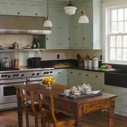 Young Huh Interiors - Farm House Kitchen