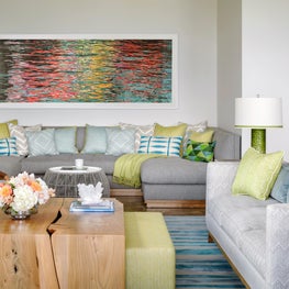 Hawaii Resort Living - Family room with custom built in sectional