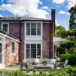 Chestnut Hill Colonial, Terrace