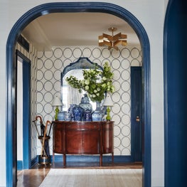 5th Avenue Duplex- Entry