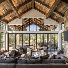 Rendezvous - Family Room