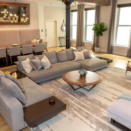 Bachelor Pad, New York Great room - warp&Weft rug, Diamond Table, Minotti sofas