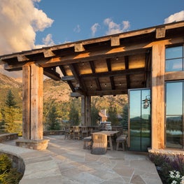 Rendezvous - Outdoor Patio