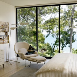 Modern Lakefront Residence