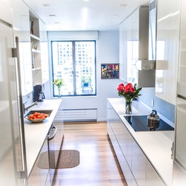 Renovated Modern White Kitchen with Sleek Appeal