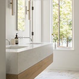 Island home on the coast of Maine