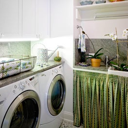 Transitional Courtyard Home