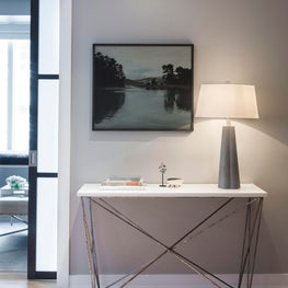 San Francisco High-rise Bachelor's Flat