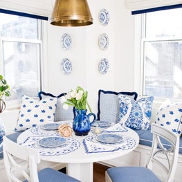 Kitchen breakfast nook