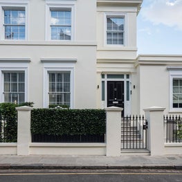 Kensington Townhouse Exterior Entrance
