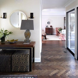 Transitional Courtyard Home