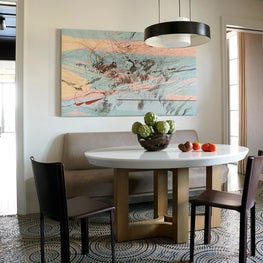 Breakfast Area - Downtown Triplex Apartment