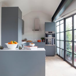 Kitchen, Butlers Wharf London, view onto terrace