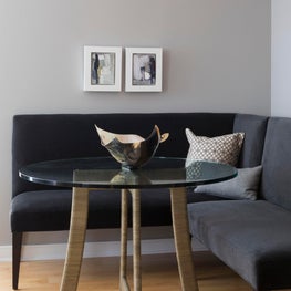 San Francisco High-rise Bachelor's Flat