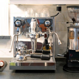 Transitional Courtyard Home