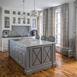 Traditional English-Style Kitchen