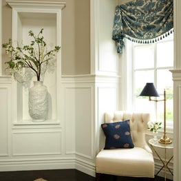 Traditional Vignette in beige, cream, white