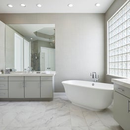 Contemporary Artist Retreat Master Bathroom