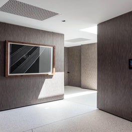 BEVERLY HILLS BACHELOR PAD