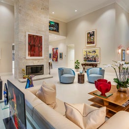 Florida Residence for Contemporary Painting and Art Glass Collectors