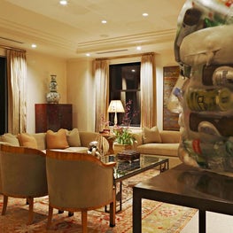 Country Club Residence - Living Room