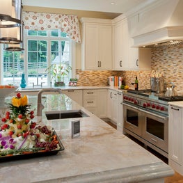 Large Family Kitchen in Farmhouse
