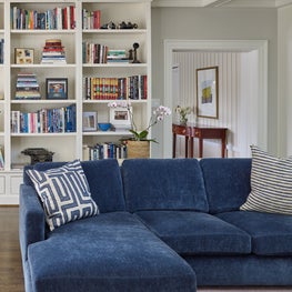 A Comfortable and Colorful Family Room