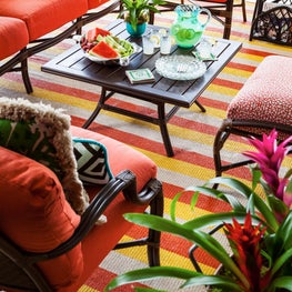 This patio took on the colors of the interior but with a  brighter tonality. 