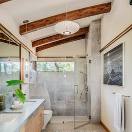 Ridgeview Retreat - Master Bathroom