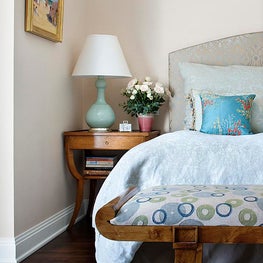 Streeterville Residence | A bedroom with blue hues