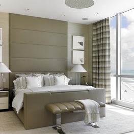 One Bal - Master Bedroom