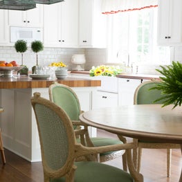 A Bright, Airy Dining Room